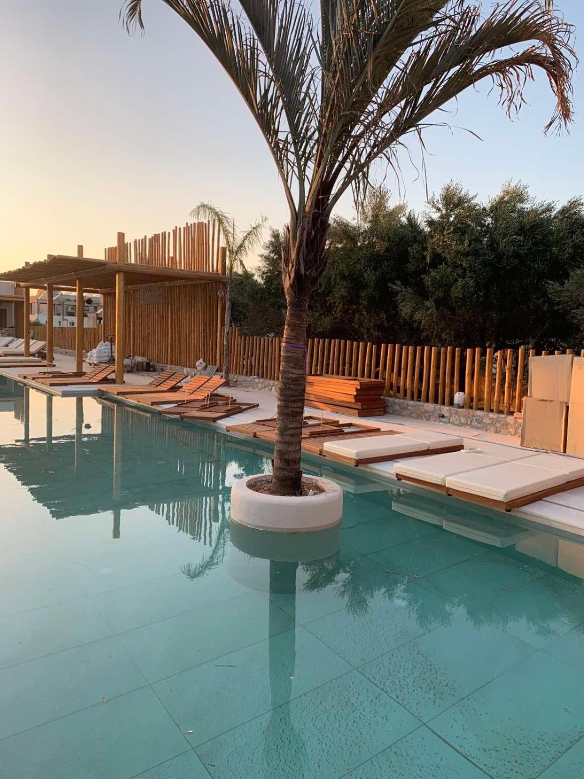 Khroma Luxury Suite 2 Beach Front Apartment Hersonissos  Exterior foto